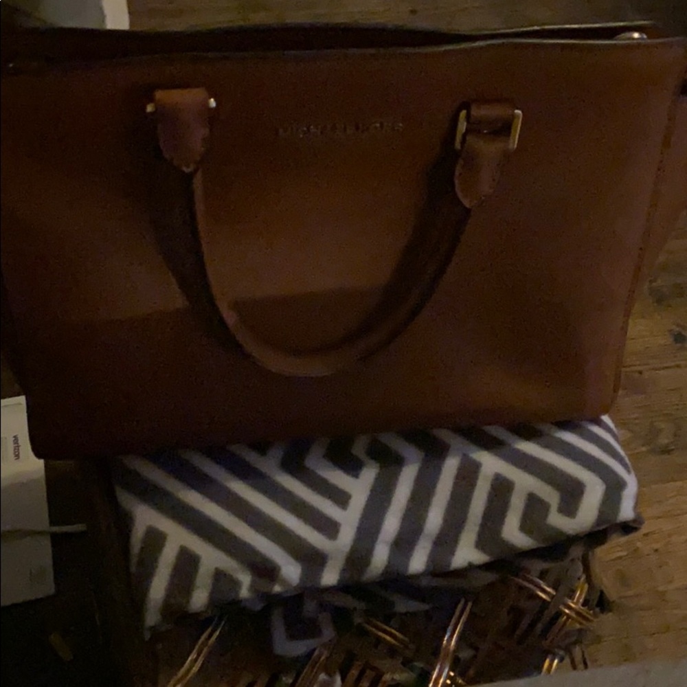 Michael Kors bag - Picture 2 of 2